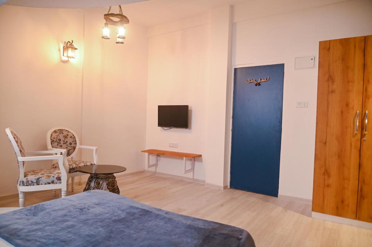 The Voyage - Cafe Hostel Cowork 浦那 外观 照片